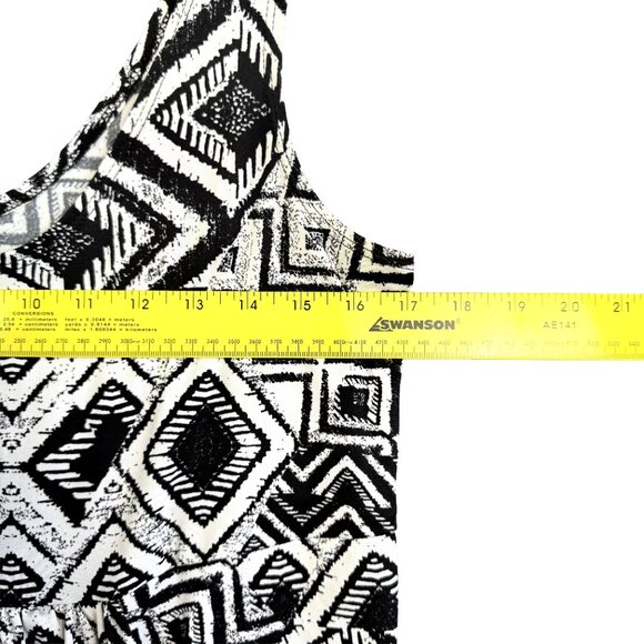 J. Valdi Black & White Graphic Geo Tank Cover‑Up Dress Size M  Flowy Beach Tunic - Picture 8 of 10